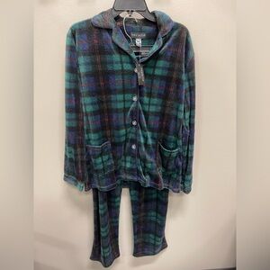 Youmita womens Plaid Pajama Set - Green and Black